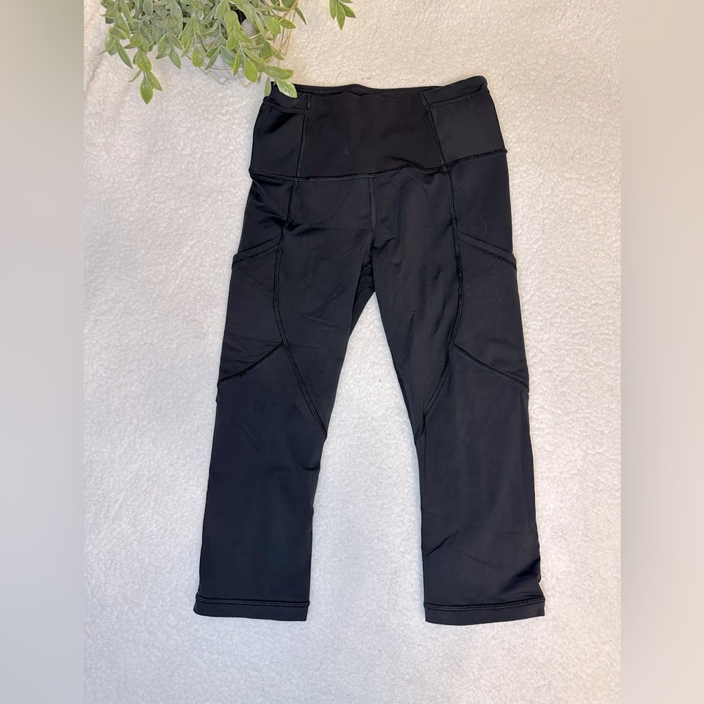 Lululemon black Capri leggings